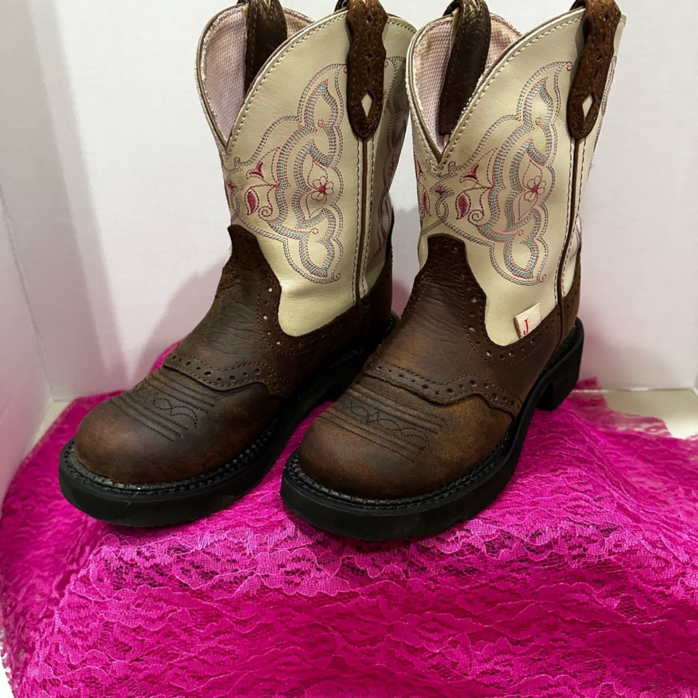 Justin Boots Brown and Cream Gypsy Collection